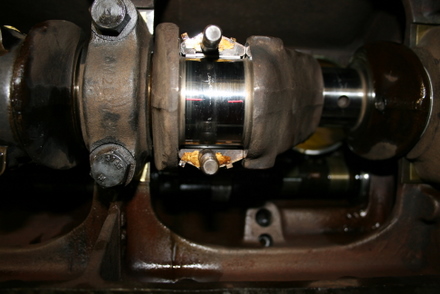 View of the piston rod on crankshaft